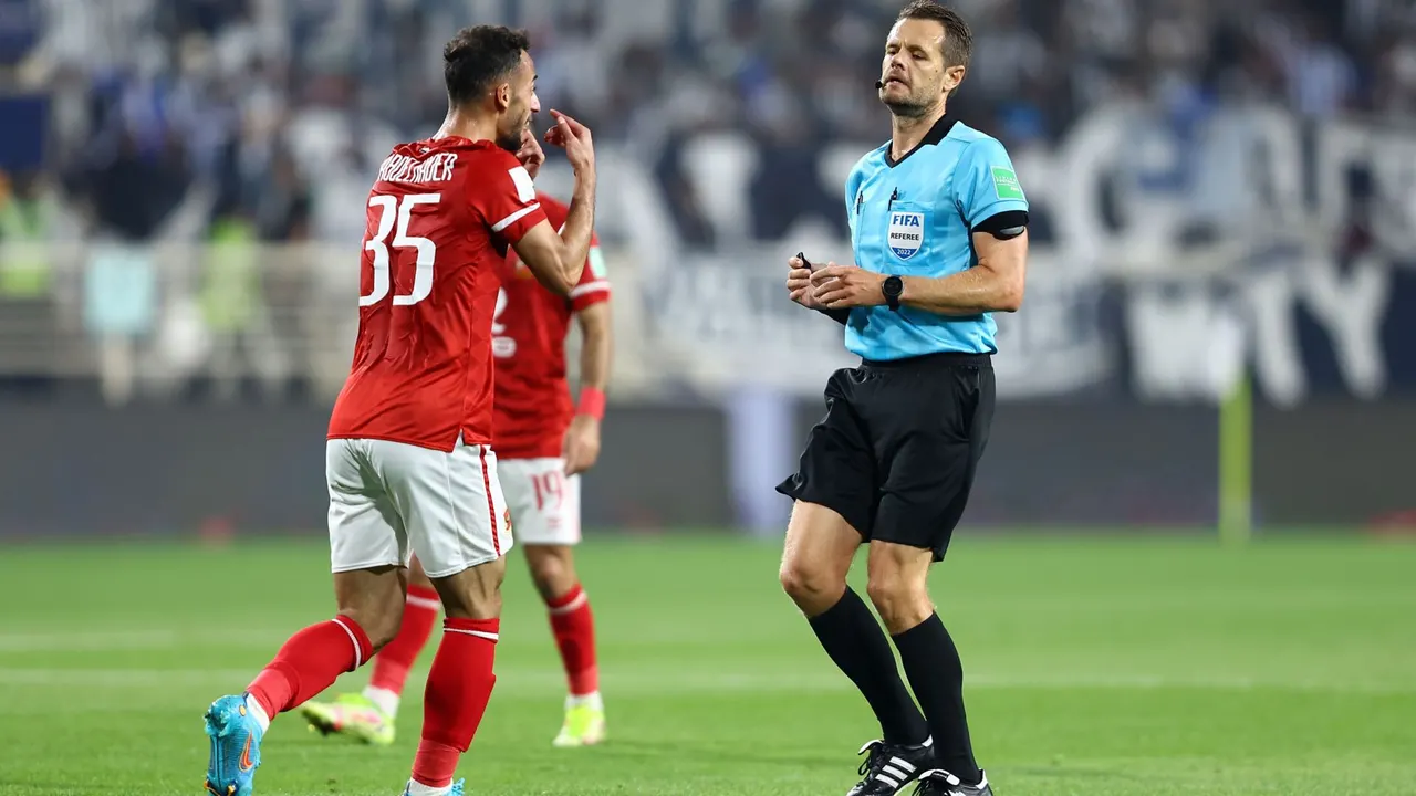 بالفيديو: وكيل أحمد عبد القادر يرد على تقارير انتقاله للزمالك وحقيقة البند المثير